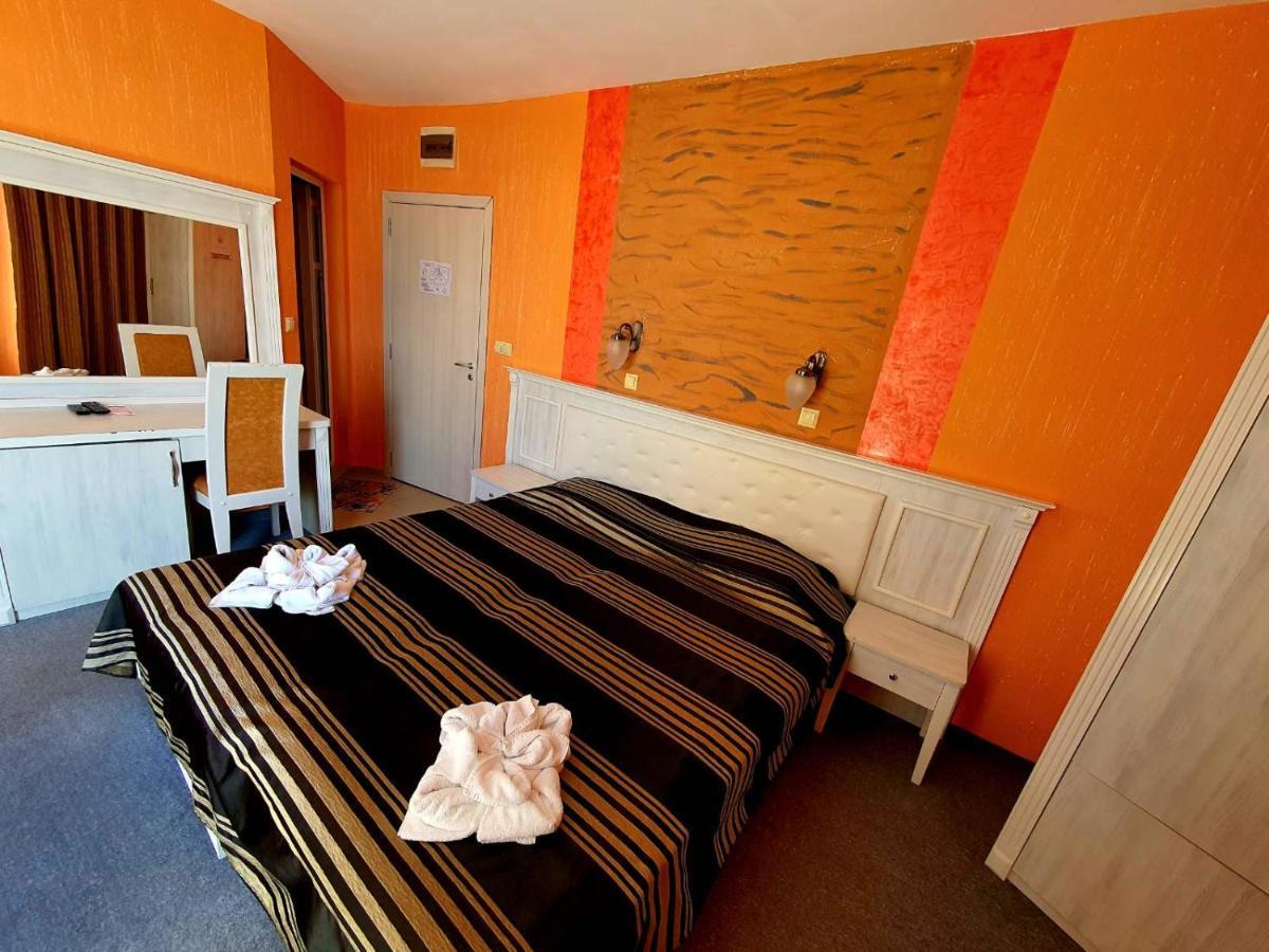 Family Hotel Paros Pomorie Exterior photo