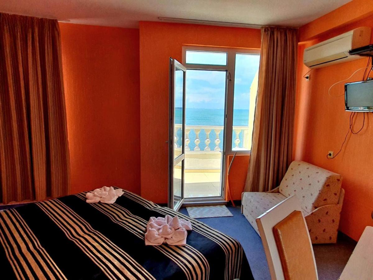 Family Hotel Paros Pomorie Exterior photo